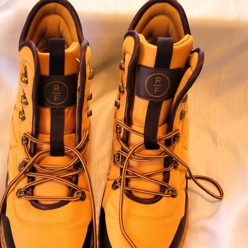 Men Hiking Boots